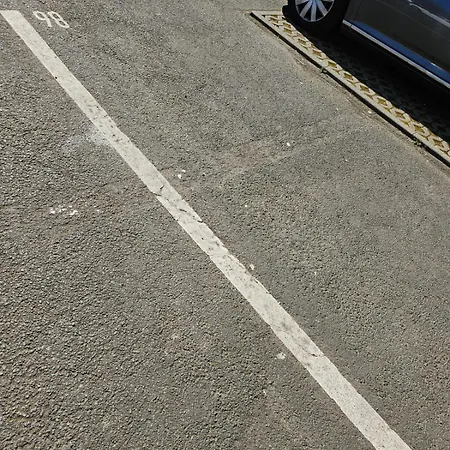 Mr Living I Modernes Mit Einzelbetten, Voll Ausgestattete Kueche, Balkon, Wlan, Parkplatz, Ideal Fuer Monteure I Gi03 Διαμέρισμα